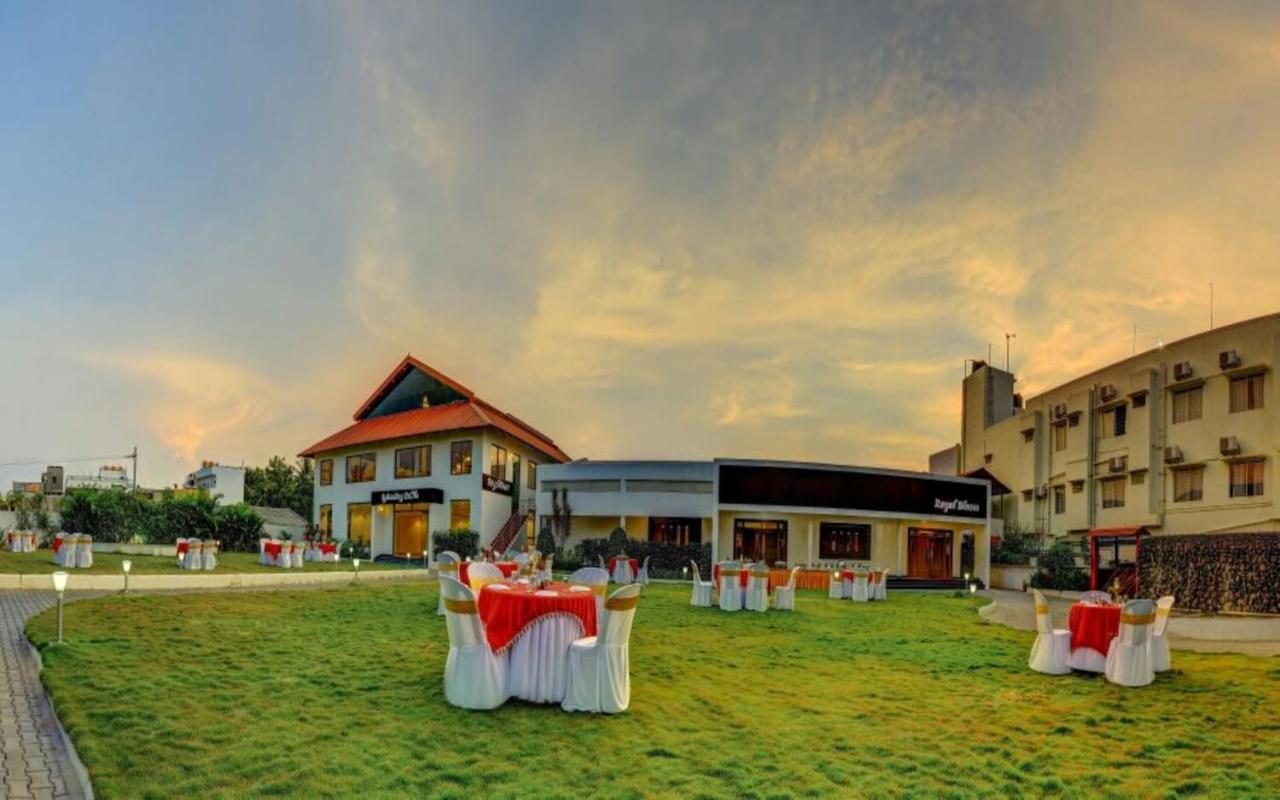 Hotel Kalyani Mysore Esterno foto