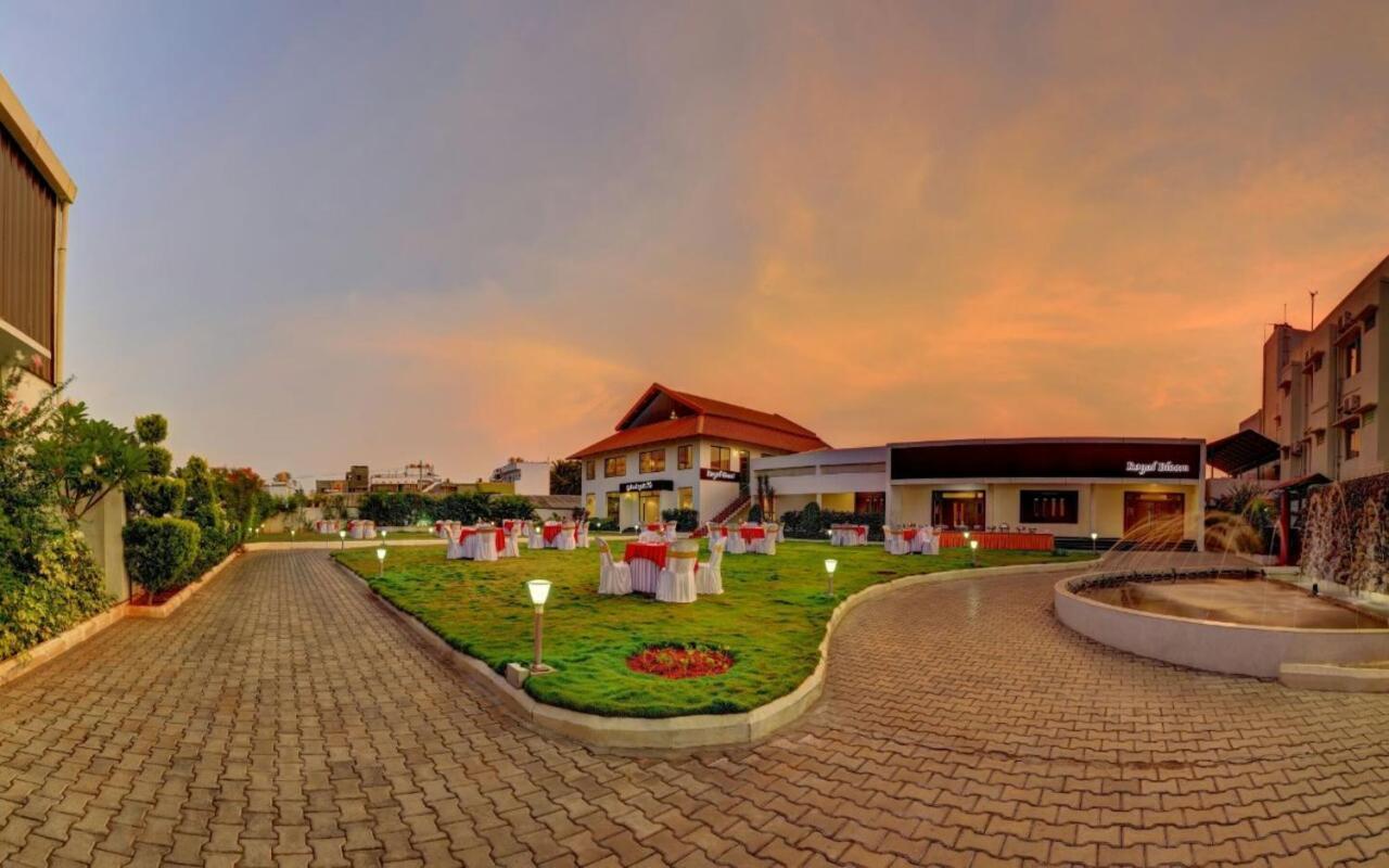 Hotel Kalyani Mysore Esterno foto