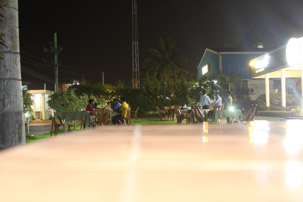 Hotel Kalyani Mysore Esterno foto