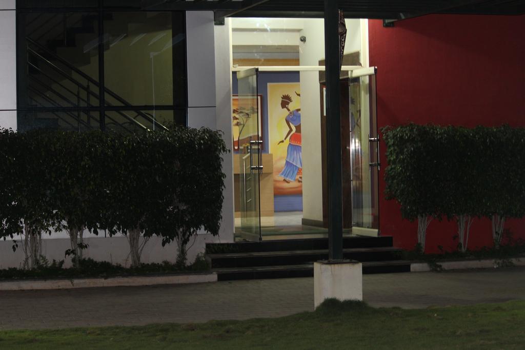 Hotel Kalyani Mysore Esterno foto