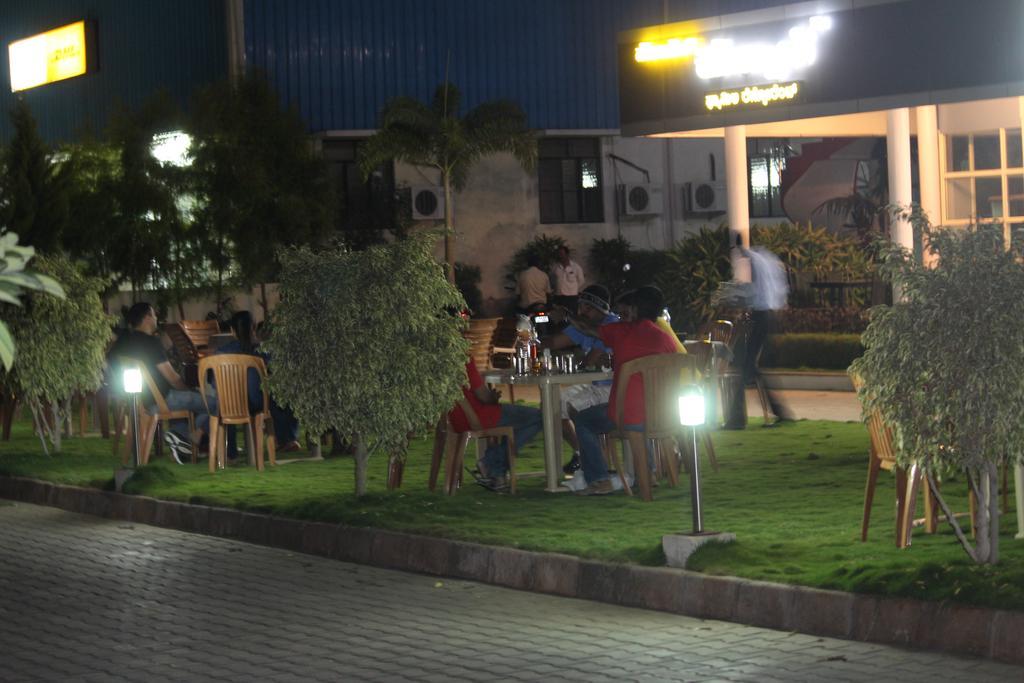 Hotel Kalyani Mysore Esterno foto